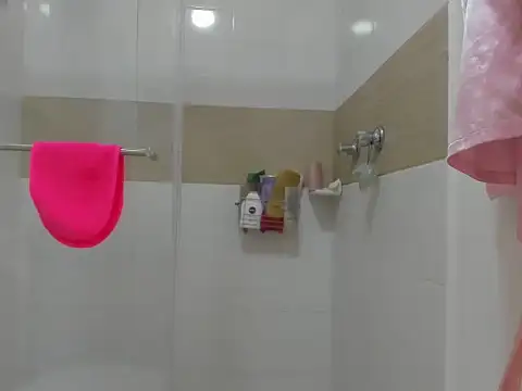 Snapshot of Liah_ferrer chatting on December 2024 03:55:02 PM Liah ferrer online show from December 2024 03:55:02 PM