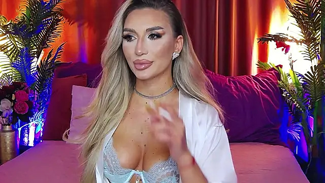 Snapshot of FelyJolie chatting on March 2026 03:59:01 PM FelyJolie online show from March 2026 03:59:01 PM