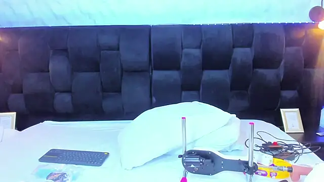 Camila  Gomez online show from February 2026 12:53:02 PM