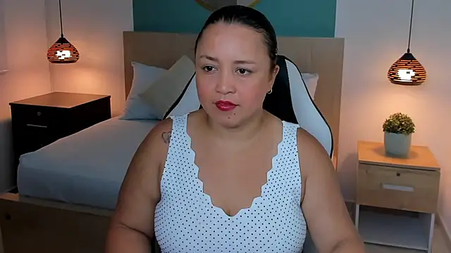 Snapshot of linda_rios_ chatting on January 2025 07:11:01 PM linda rios online show from January 2025 07:11:01 PM
