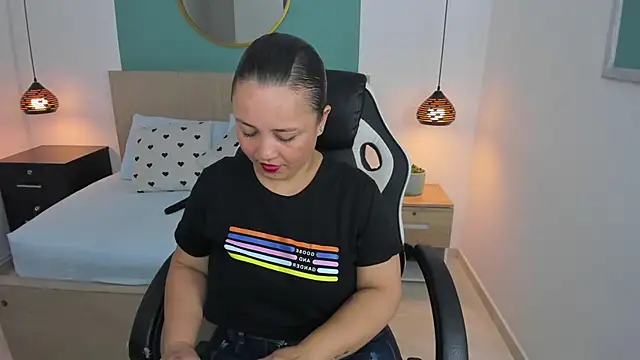 Snapshot of linda_rios_ chatting on March 2025 07:25:01 PM linda rios online show from March 2025 07:25:01 PM