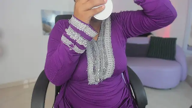 jazmin anbar online show from June 2026 09:50:01 PM