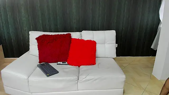 Snapshot of Milaspetite chatting on January 2025 08:07:01 PM Milaspetite online show from January 2025 08:07:01 PM