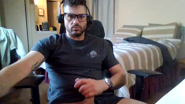 Snapshot of Strokeking4u chatting on March 2026 07:17:01 PM Strokeking4u online show from March 2026 07:17:01 PM