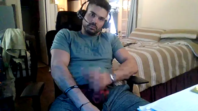 Snapshot of Strokeking4u chatting on March 2026 04:11:01 PM Strokeking4u online show from March 2026 04:11:01 PM