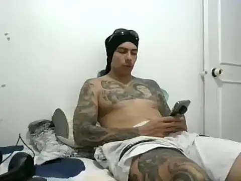 Snapshot of cris21324 chatting on January 2025 03:25:02 AM cris21324 online show from January 2025 03:25:02 AM