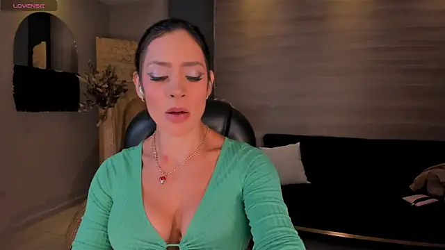 IsabelBornner online show from June 2026 06:32:02 PM