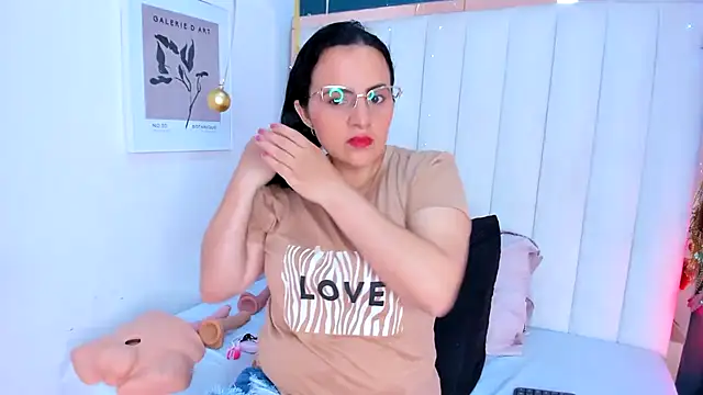 africa holmes online show from February 2026 02:17:02 AM