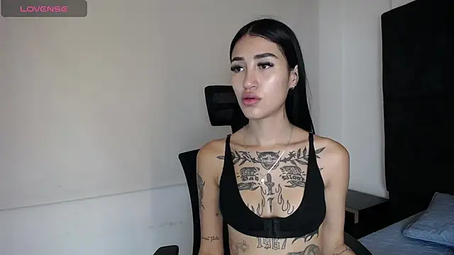 Cassie howard  online show from December 2024 05:16:02 AM