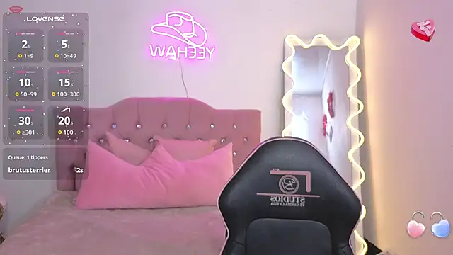 kittystart tay online show from October 2025 11:43:01 AM