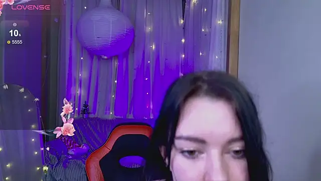 Snapshot of Lana__Cute_ chatting on December 2024 02:15:01 PM Lana Cute online show from December 2024 02:15:01 PM