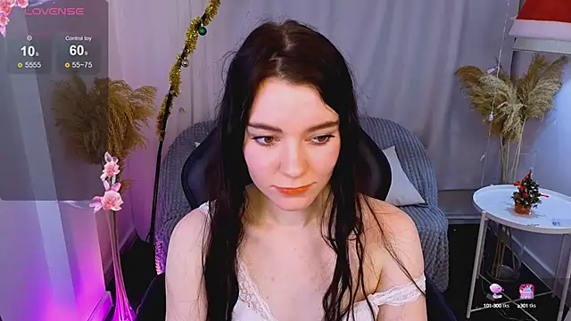 Snapshot of Lana__Cute_ chatting on December 2024 03:26:01 PM Lana Cute online show from December 2024 03:26:01 PM