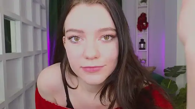 Snapshot of Lana__Cute_ chatting on December 2024 12:31:01 PM Lana Cute online show from December 2024 12:31:01 PM