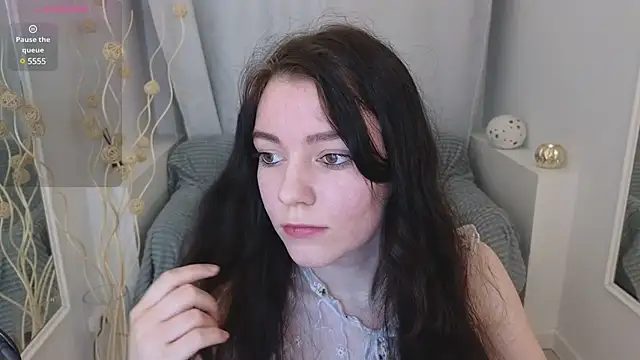 Snapshot of Lana__Cute_ chatting on January 2025 02:21:01 PM Lana Cute online show from January 2025 02:21:01 PM