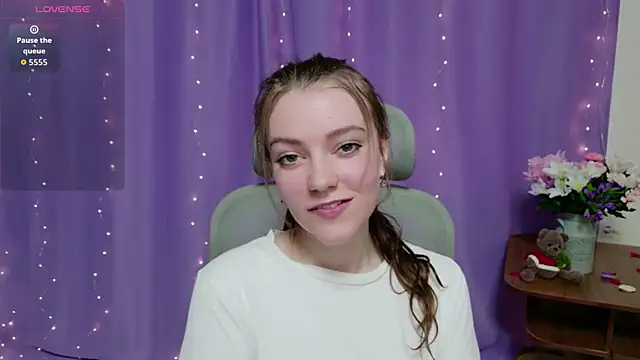 Lana  Cute  online show from April 2026 02:30:01 PM
