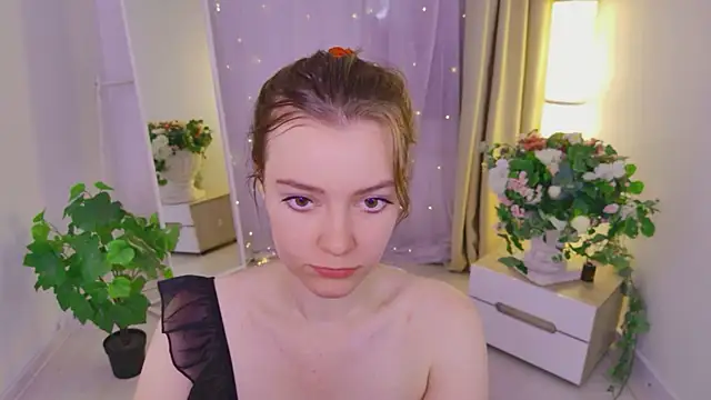 Snapshot of Lana__Cute_ chatting on July 2026 02:34:02 PM Lana Cute online show from July 2026 02:34:02 PM