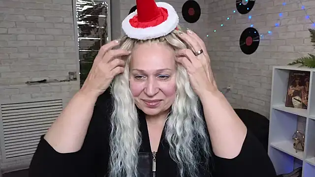 Snapshot of Penelope_Pinky chatting on December 2024 05:40:02 PM Penelope Pinky online show from December 2024 05:40:02 PM