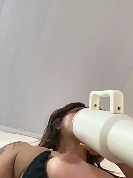 Nicollygriu online show from December 2025 08:36:02 PM