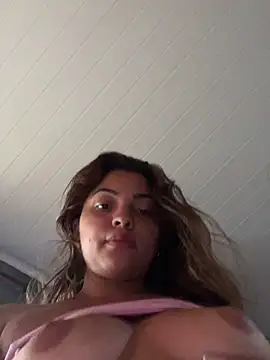 Nicollygriu online show from March 2026 04:42:01 PM