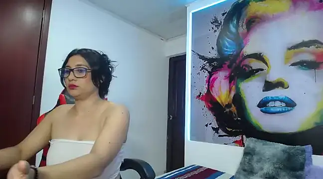 Snapshot of karime_sexygirl chatting on January 2025 05:33:01 PM karime sexygirl online show from January 2025 05:33:01 PM