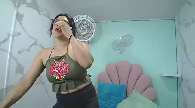 Snapshot of karime_sexygirl chatting on January 2025 05:18:01 PM karime sexygirl online show from January 2025 05:18:01 PM