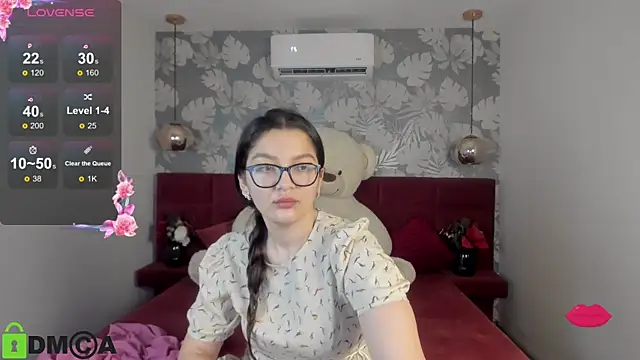 Snapshot of ZarifaBev chatting on February 2025 03:55:02 AM ZarifaBev online show from February 2025 03:55:02 AM