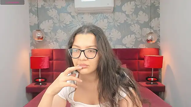 Snapshot of ZarifaBev chatting on October 2025 03:07:02 PM ZarifaBev online show from October 2025 03:07:02 PM