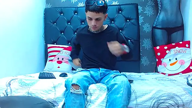 exotic hot couple online show from December 2024 01:49:01 AM