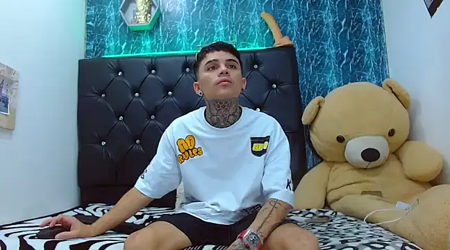 exotic hot couple online show from February 2025 09:57:01 PM