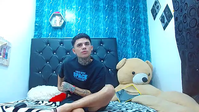 exotic hot couple online show from March 2025 07:26:02 PM