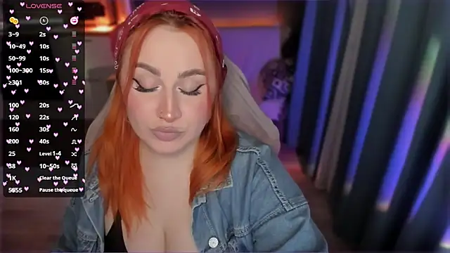 Snapshot of Flower_Camellia77 chatting on March 2025 08:20:02 PM Flower Camellia77 online show from March 2025 08:20:02 PM