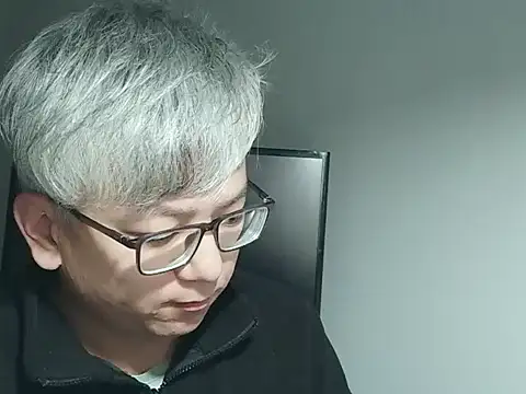 Snapshot of leoUSIR chatting on October 2025 03:25:01 PM leoUSIR online show from October 2025 03:25:01 PM