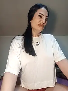 Snapshot of EveeRose chatting on November 2025 06:36:02 AM EveeRose online show from November 2025 06:36:02 AM