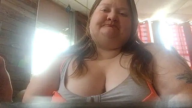 chrissybear84 online show from June 2026 06:09:02 PM