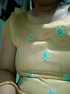Snapshot of sunita-doll chatting on April 2026 06:41:01 PM sunita-doll online show from April 2026 06:41:01 PM