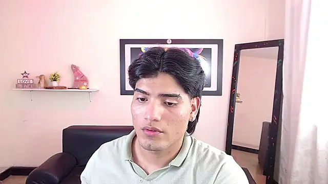 Snapshot of Bigmark18 chatting on December 2024 08:34:02 PM Bigmark18 online show from December 2024 08:34:02 PM