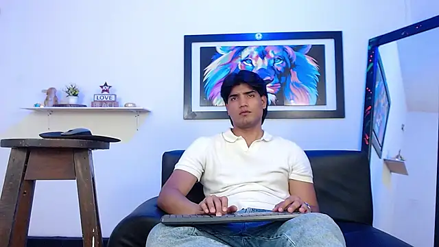 Snapshot of Bigmark18 chatting on January 2025 11:13:01 PM Bigmark18 online show from January 2025 11:13:01 PM