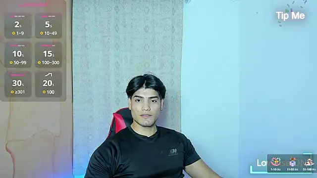 Snapshot of Bigmark18 chatting on March 2025 01:32:02 AM Bigmark18 online show from March 2025 01:32:02 AM