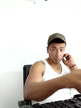 Snapshot of Antolinex chatting on December 2025 07:20:01 PM Antolinex online show from December 2025 07:20:01 PM