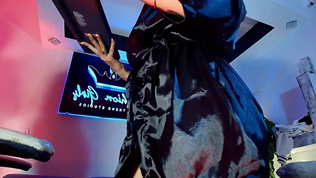 MegganLuna online show from January 2025 02:40:01 AM