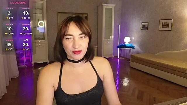 Snapshot of AnneHaddaway chatting on October 2025 07:56:02 PM AnneHaddaway online show from October 2025 07:56:02 PM