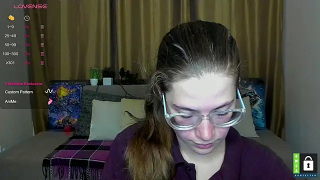 Snapshot of Alicia_redfollow chatting on October 2025 05:25:02 PM Alicia redfollow online show from October 2025 05:25:02 PM