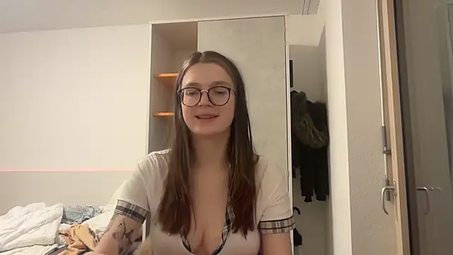 NikaCyberslut online show from February 2025 07:52:01 PM