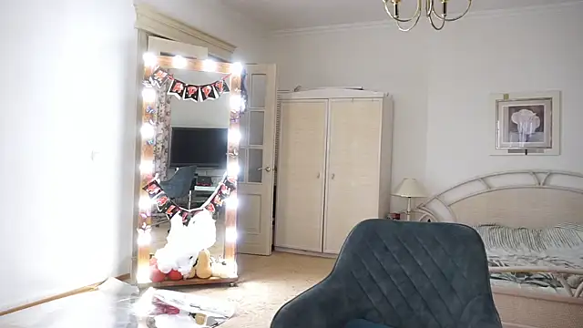 moonlight4u online show from October 2025 05:19:02 AM