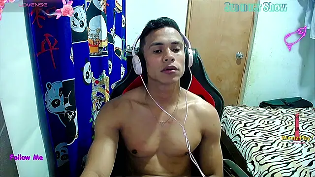 Willy Mate online show from December 2024 04:42:02 AM