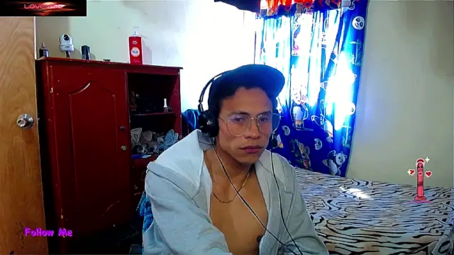 Willy Mate online show from October 2025 06:53:01 PM