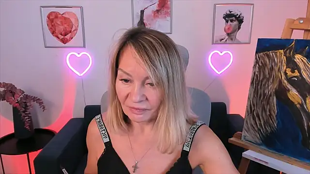 Snapshot of RosalindaFortuna chatting on January 2025 02:18:01 PM RosalindaFortuna online show from January 2025 02:18:01 PM