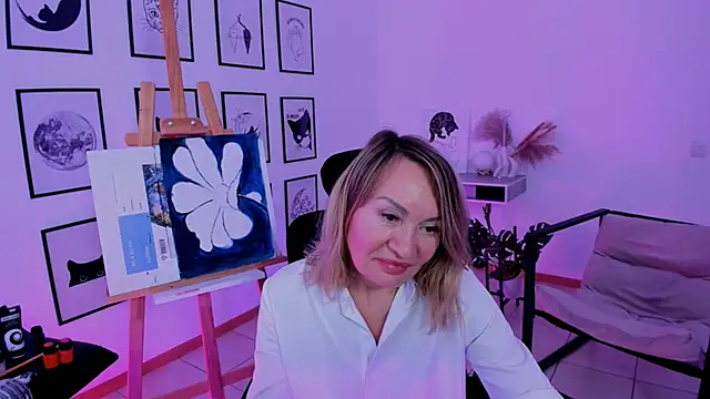 Snapshot of RosalindaFortuna chatting on January 2025 02:23:02 PM RosalindaFortuna online show from January 2025 02:23:02 PM