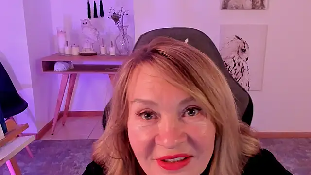Snapshot of RosalindaFortuna chatting on February 2025 10:45:01 AM RosalindaFortuna online show from February 2025 10:45:01 AM