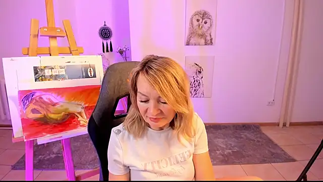 Snapshot of RosalindaFortuna chatting on February 2025 01:49:02 PM RosalindaFortuna online show from February 2025 01:49:02 PM